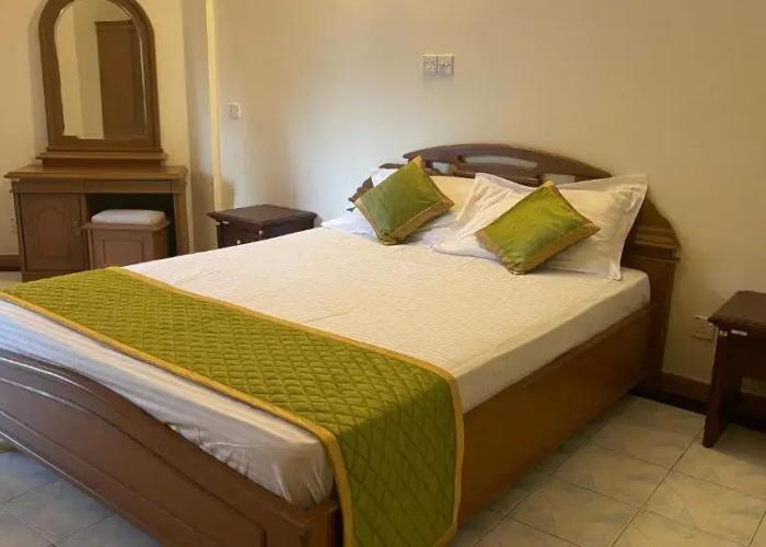 Equator Inn Hotel	