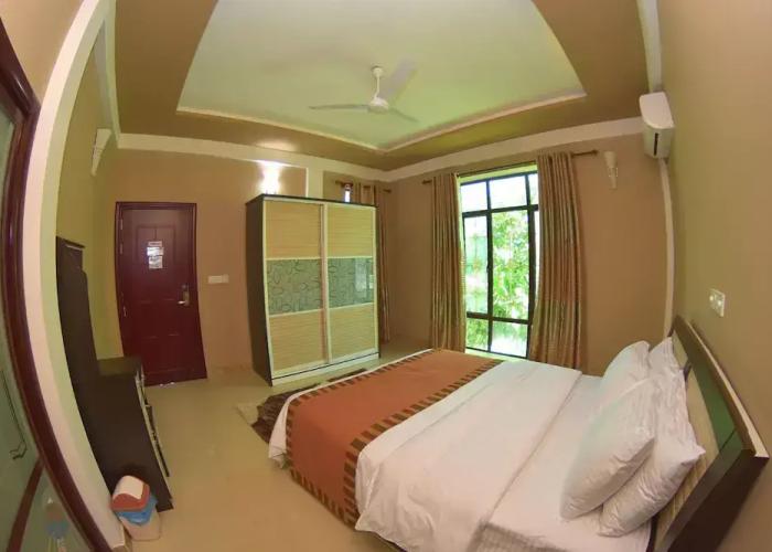 Calyx Grand Fuvahmulah Guest house