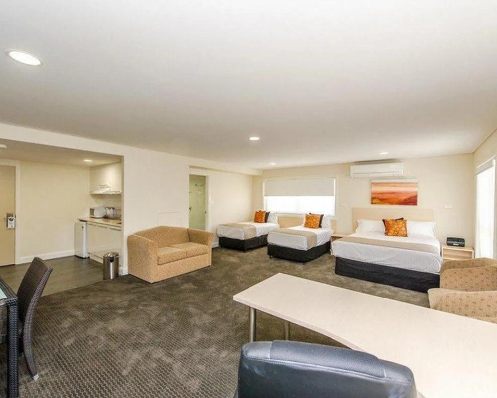 Belconnen Way Hotel Motel and Serviced Apartments