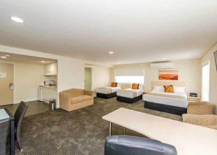 Belconnen Way Hotel Motel and Serviced Apartments
