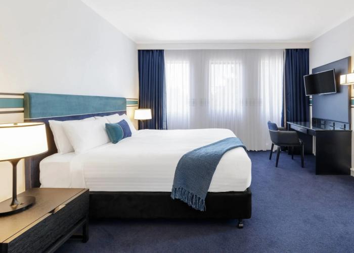 Ramada by Wyndham Diplomat Canberra