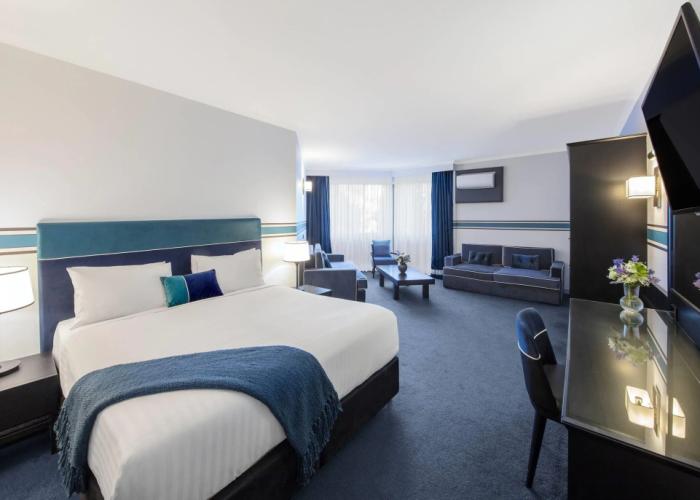 Ramada by Wyndham Diplomat Canberra