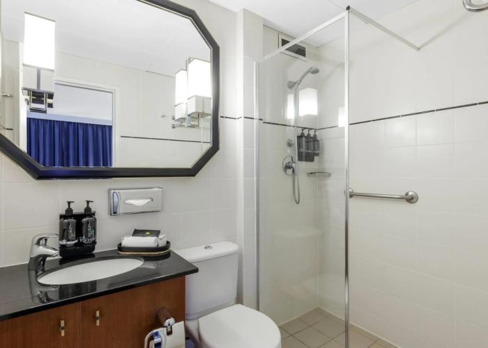 Ramada by Wyndham Diplomat Canberra