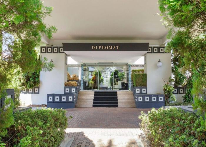 Ramada by Wyndham Diplomat Canberra