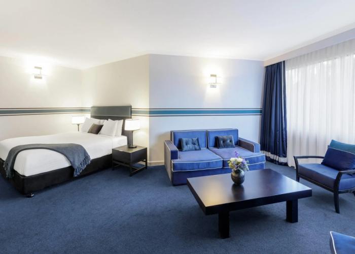 Ramada by Wyndham Diplomat Canberra