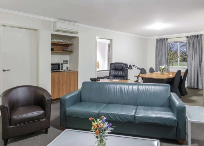 Ramada Encore by Wyndham Belconnen Canberra