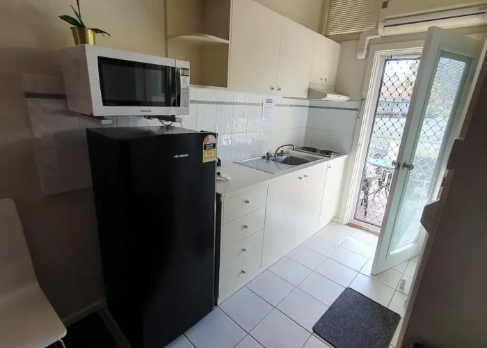Griffith Studio Canberra - free parking
