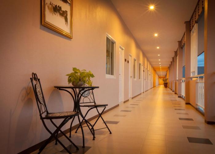 Chiang Kham Grand Villa