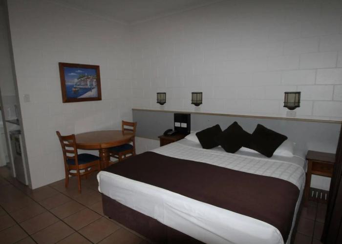 The Colonial Rose Motel