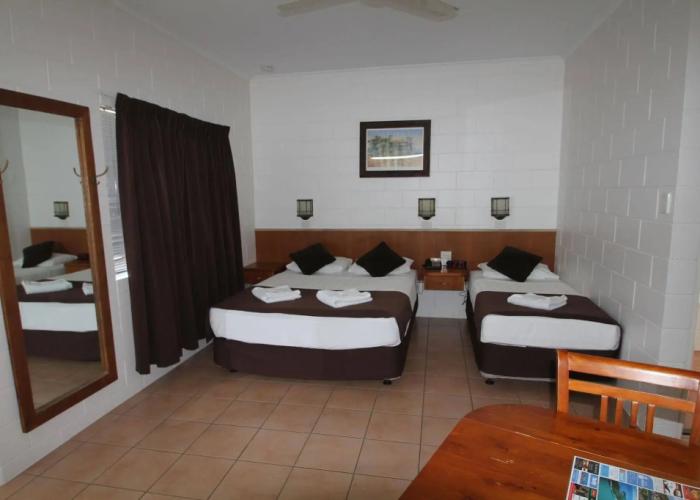 The Colonial Rose Motel