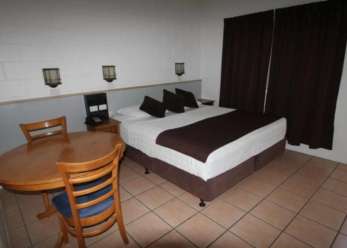 The Colonial Rose Motel