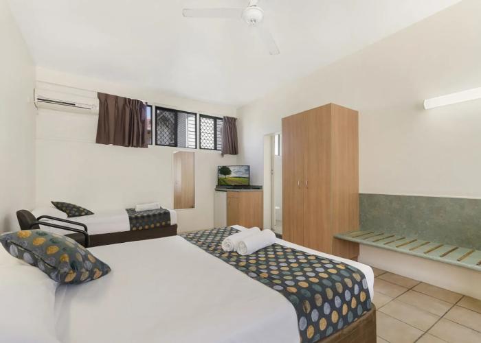 Beach House Motel