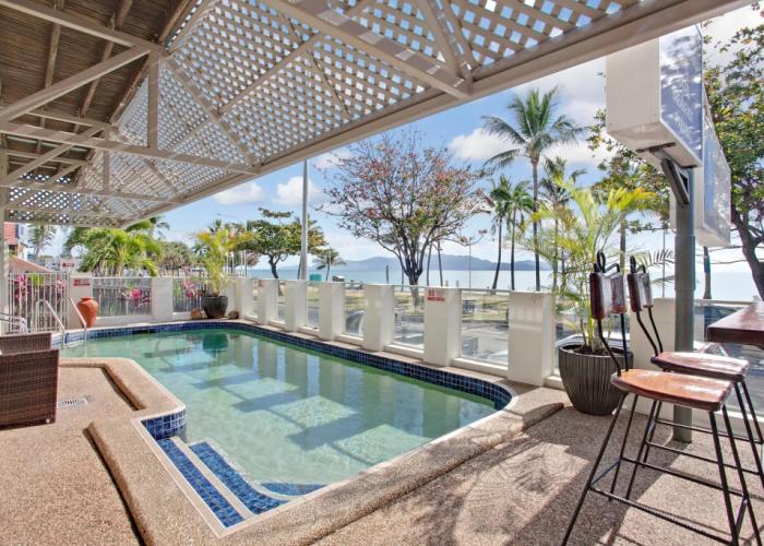Beach House Motel