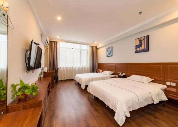 Minghu Hotel