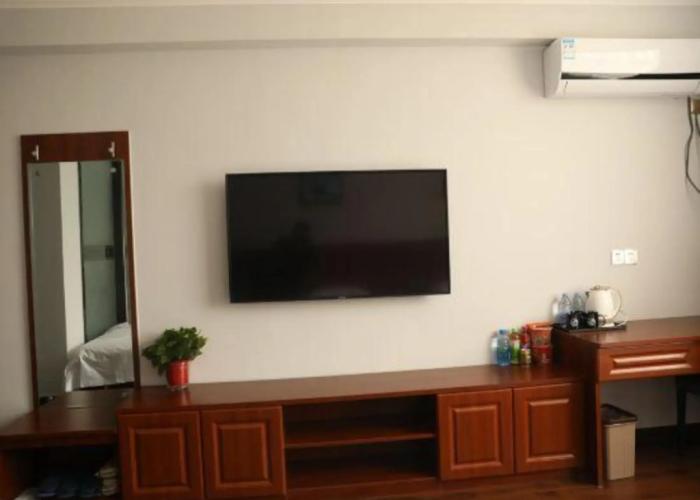 Minghu Hotel