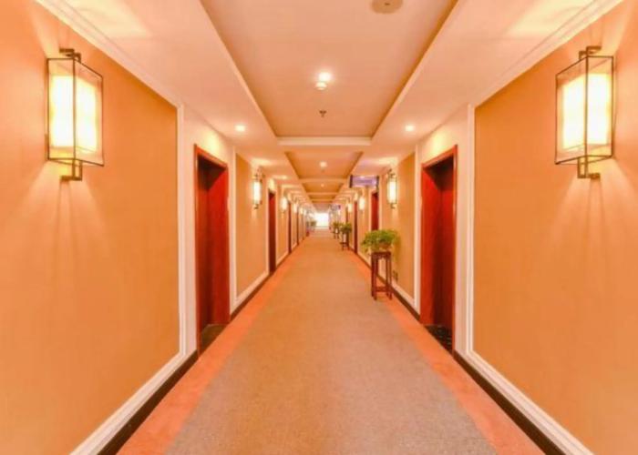 Minghu Hotel