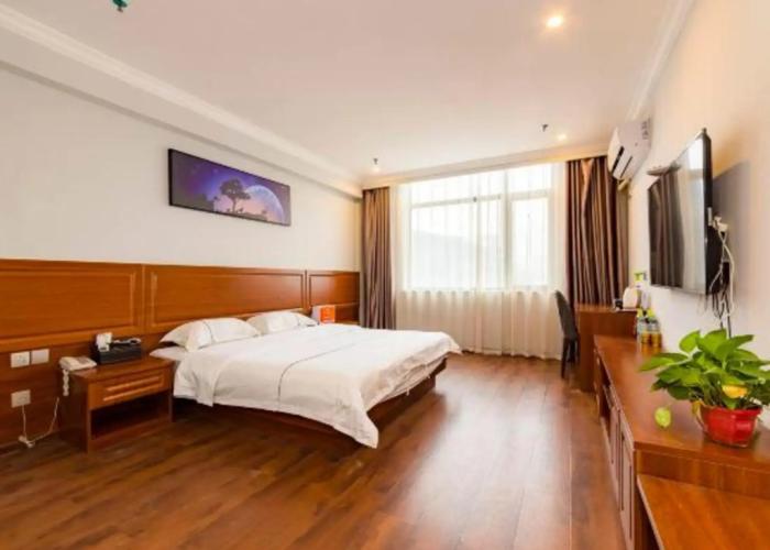 Minghu Hotel