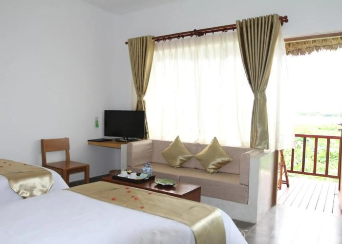 Mekong Riverside Boutique Resort & Spa