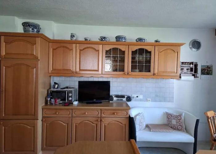 Large 4-room Apartment With Mountain View
