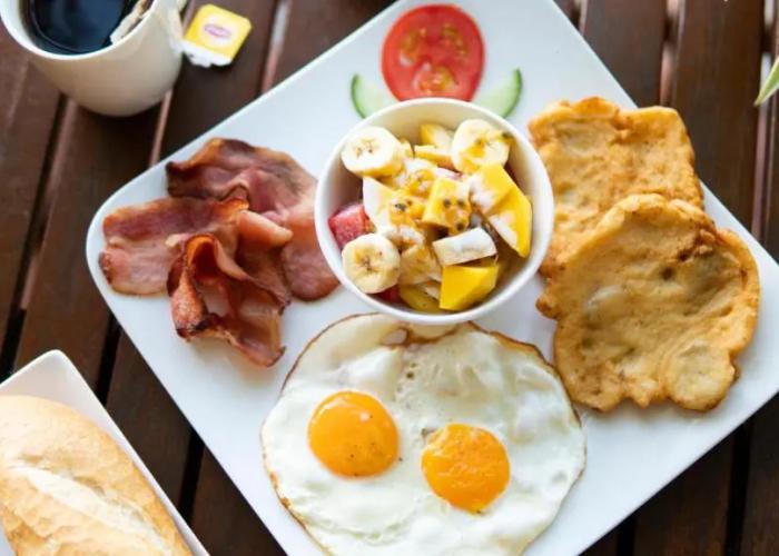 Big Tree Backpackers And Bistro