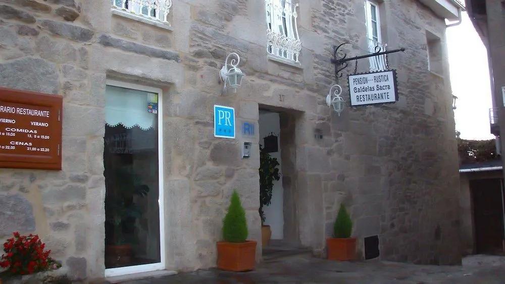 Hotel Caldelas Sacra rústico 3 estrellas