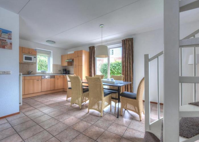 Detached Well-kept Villa With Garden, Near the Beach
