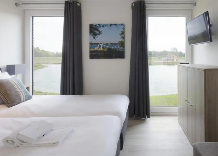 Modern Villa With 3 Bathrooms, Located Close to Lake Veere