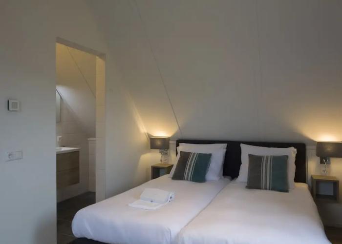 Modern Villa With 3 Bathrooms, Located Close to Lake Veere