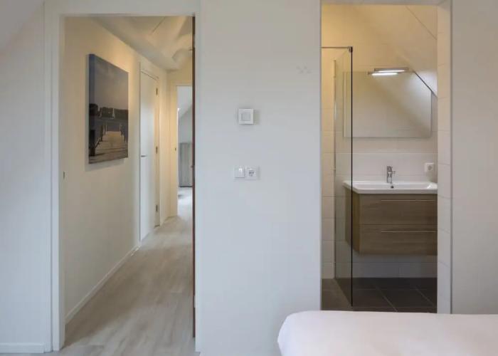Modern Villa With 3 Bathrooms, Located Close to Lake Veere