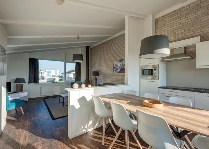 Restyled 2 Bathroom Holidayhome, sea Within Walking Distance