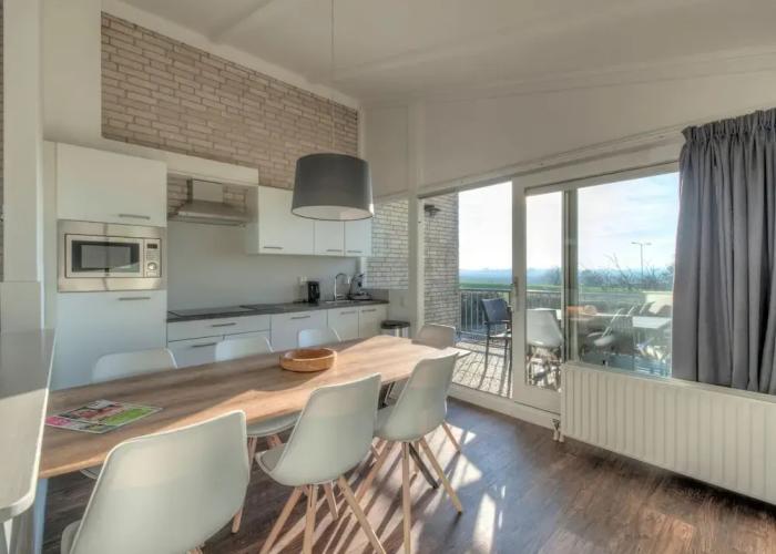 Restyled 2 Bathroom Holidayhome, sea Within Walking Distance