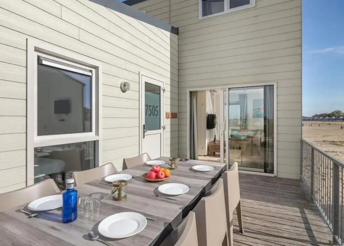 Restyled 2 Bathroom Holidayhome, sea Within Walking Distance