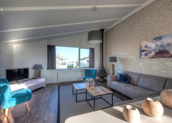 Restyled 2 Bathroom Holidayhome, sea Within Walking Distance