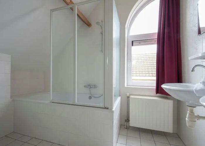 Comfortable Villa With Combi-microwave, Near the Beach
