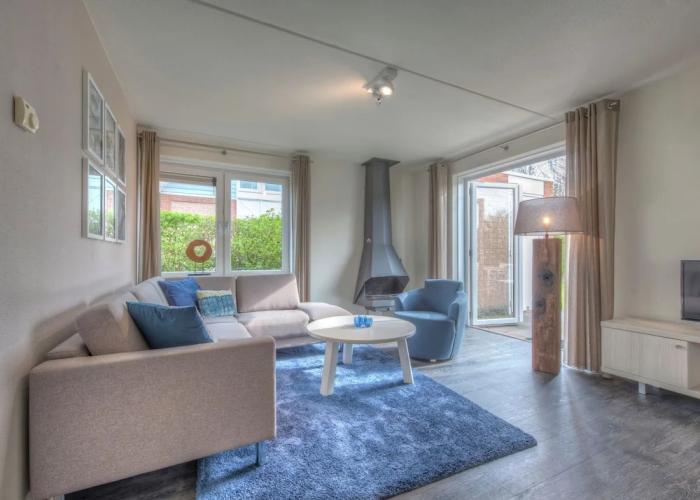 Comfortable Villa With Combi-microwave, Near the Beach