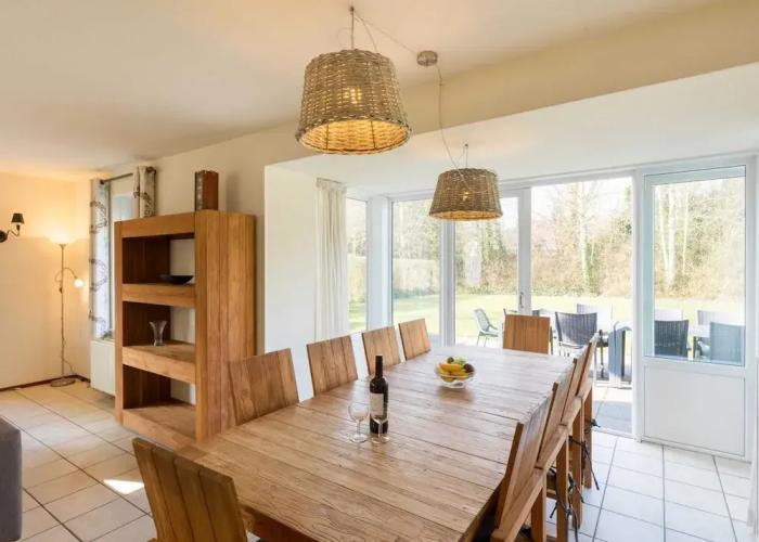 Detached Villa With Dishwasher Near the Sea