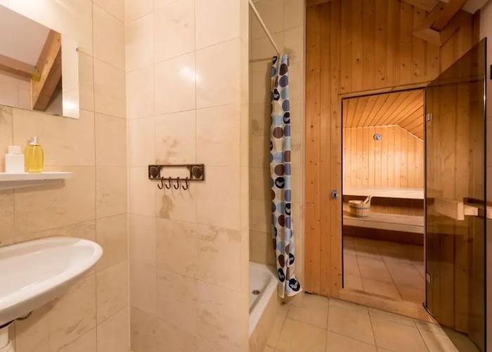 Detached Villa With Dishwasher Near the Sea