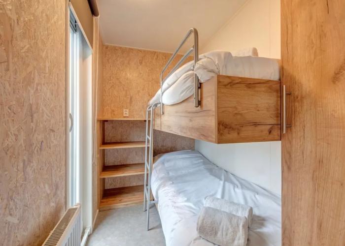 Modern Chalet With Microwave, Beach Within Walking Distance