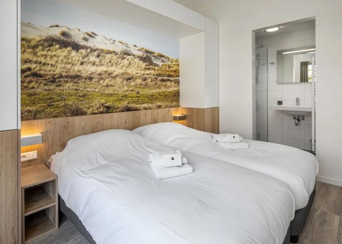 Detached Luxurious Lodge With Washingmachine, Near the Beach