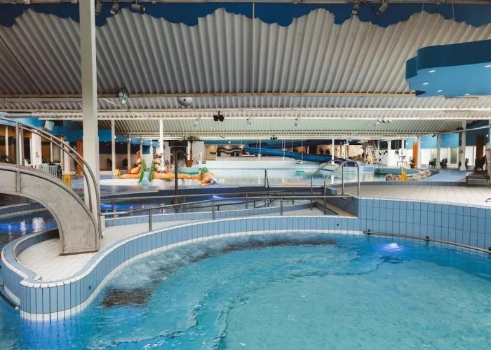 Holiday Home With Microwave, in a Holiday Park, Beach Within Walking Distance