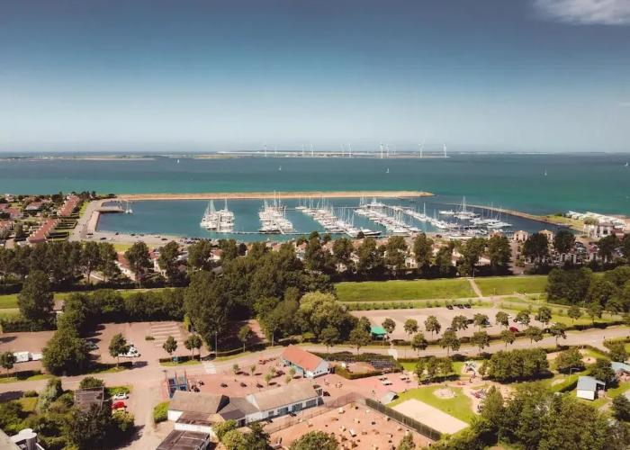 Holiday Home With Microwave, in a Holiday Park, Beach Within Walking Distance