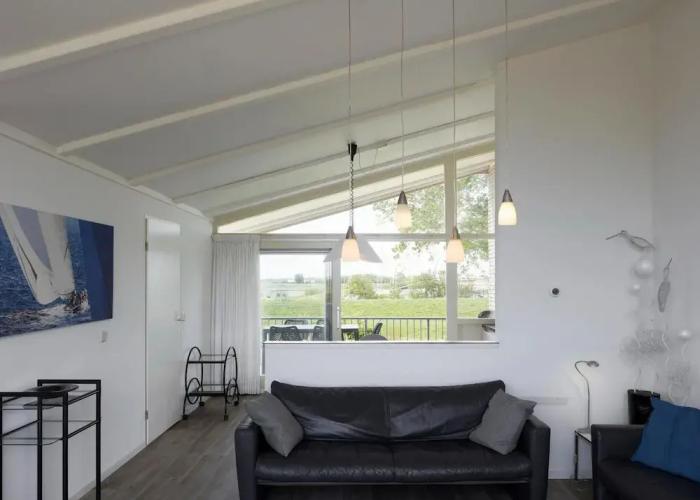 Holiday Home With Microwave, in a Holiday Park, Beach Within Walking Distance