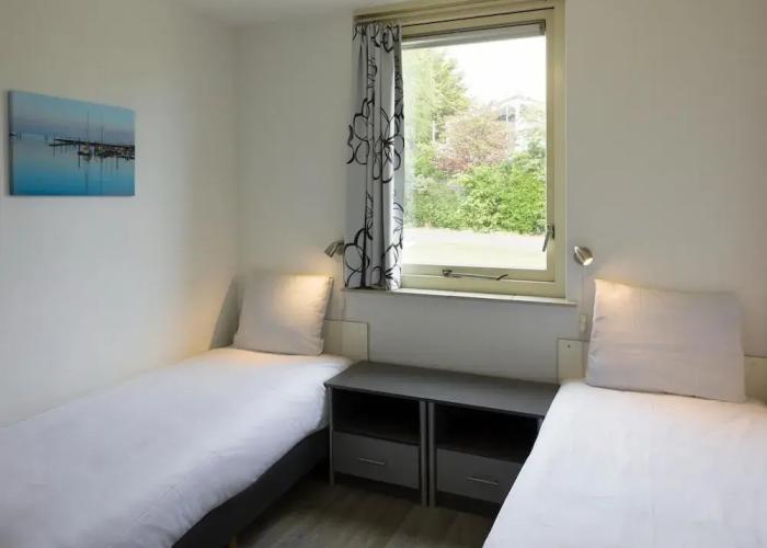 Holiday Home With Microwave, in a Holiday Park, Beach Within Walking Distance