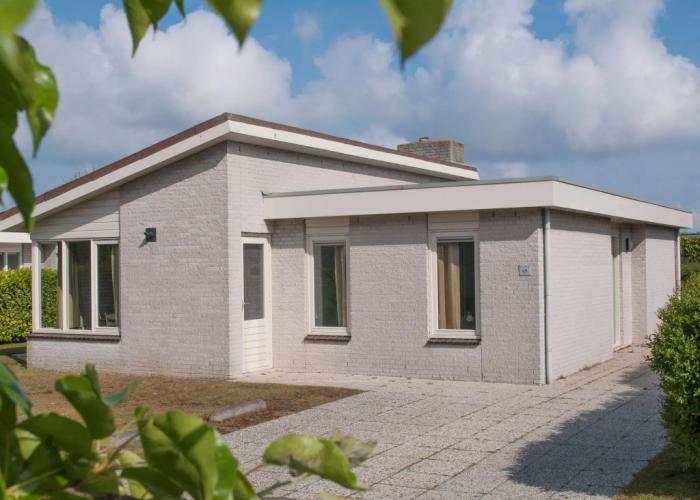Detached Bungalow, in a Holiday Park Within Walking Distance of the Beach