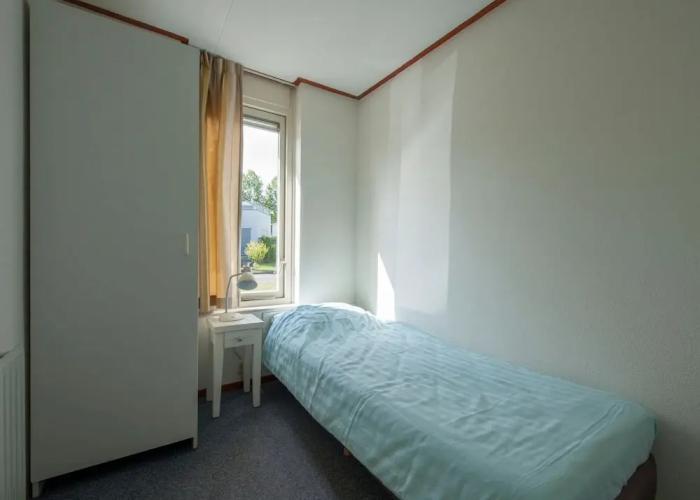 Detached Bungalow, in a Holiday Park Within Walking Distance of the Beach