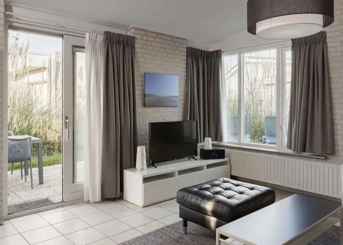 Detached Bungalow, in a Holiday Park Within Walking Distance of the Beach