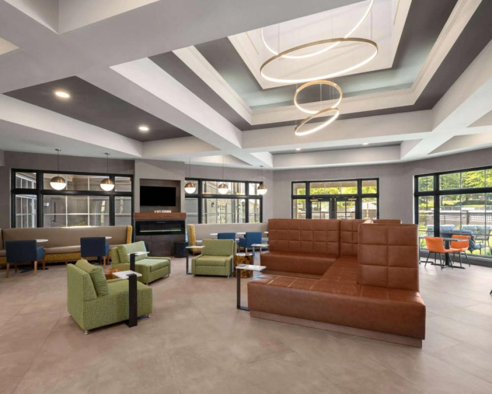 La Quinta Inn & Suites by Wyndham Greensboro NC