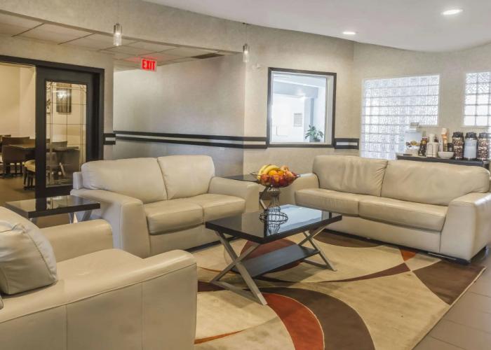 Comfort Inn & Suites Medicine Hat