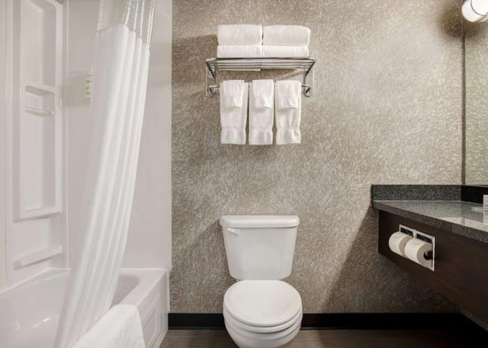 Days Inn by Wyndham Medicine Hat