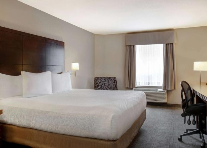 Days Inn by Wyndham Medicine Hat